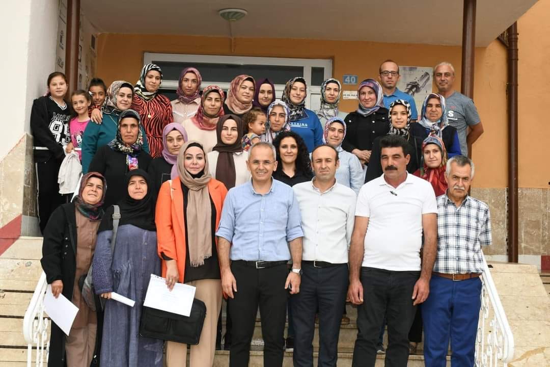 Kaymakam Pişkin Girişimci Kadınlara Sertifikalarını Takdim Etti